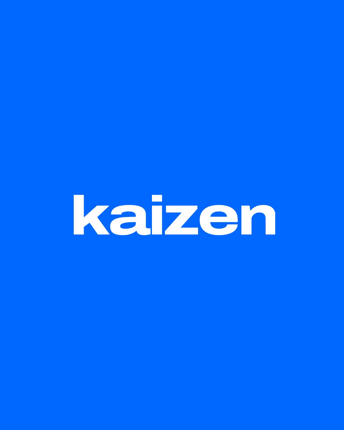 El logotipo de Kaizen en blanco sobre azul